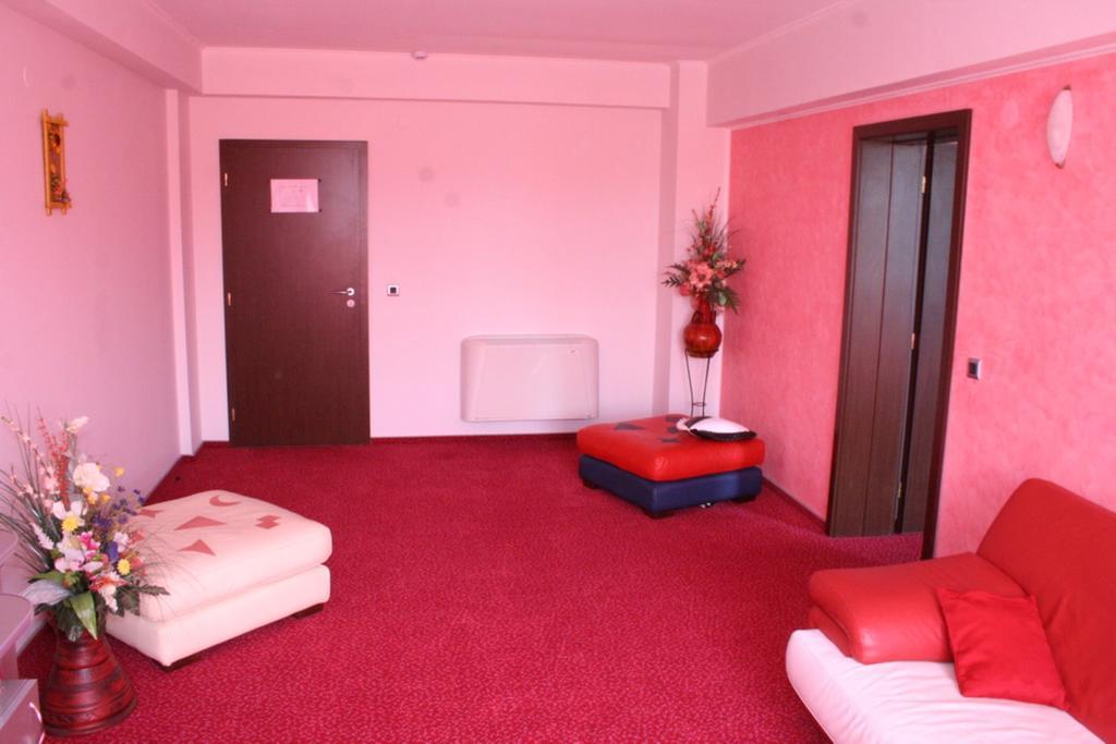 Hotel Zytto By Razvan Rat Slatina  Ruang foto